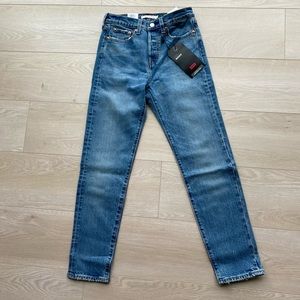 NWT Levi’s High Rise Wedgie Jeans